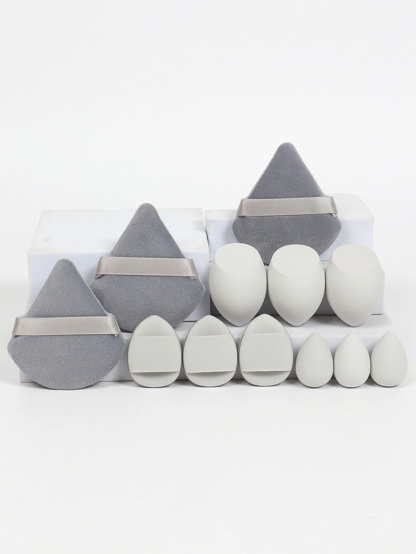 12-Piece All-Purpose Makeup Sponge Setde of 3 Loose Powder Puffs